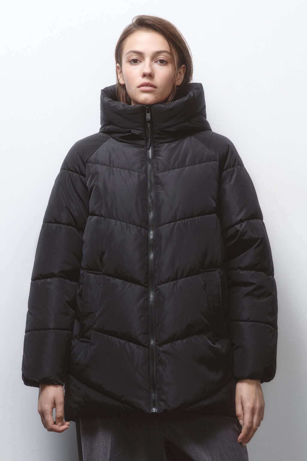 Куртка стеганая с широким воротником и капюшоном - цвет черный - 2