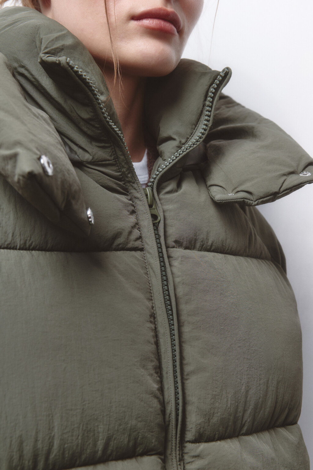 Куртка стеганая удлиненная с капюшоном - цвет зеленый - 10