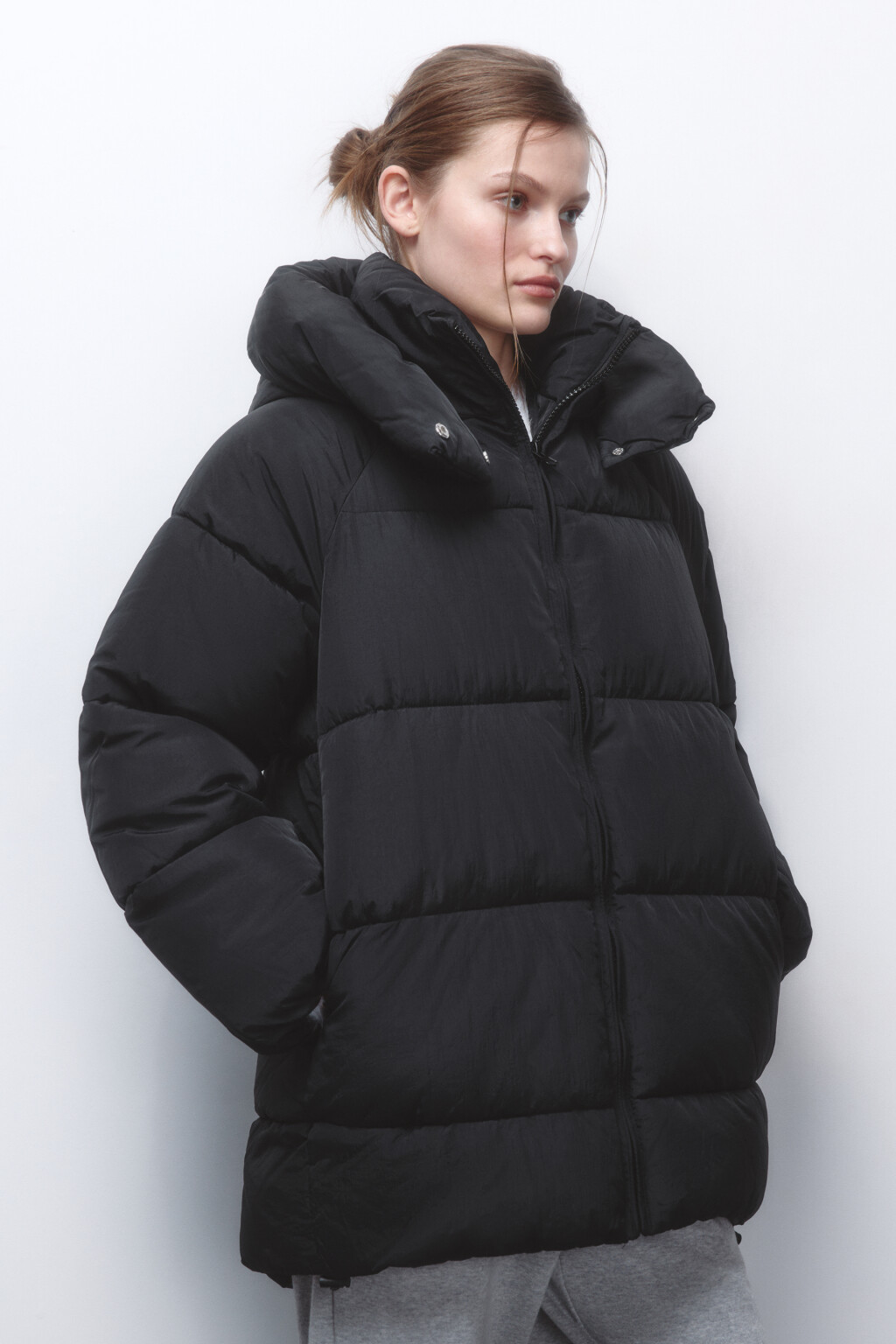 Куртка стеганая удлиненная с капюшоном - цвет черный - 4