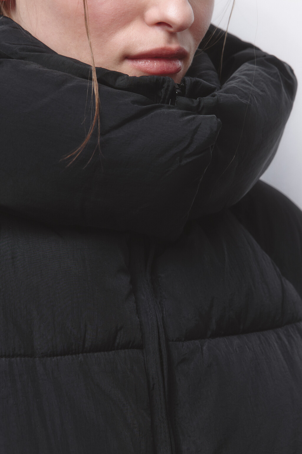Куртка стеганая удлиненная с капюшоном - цвет черный - 10