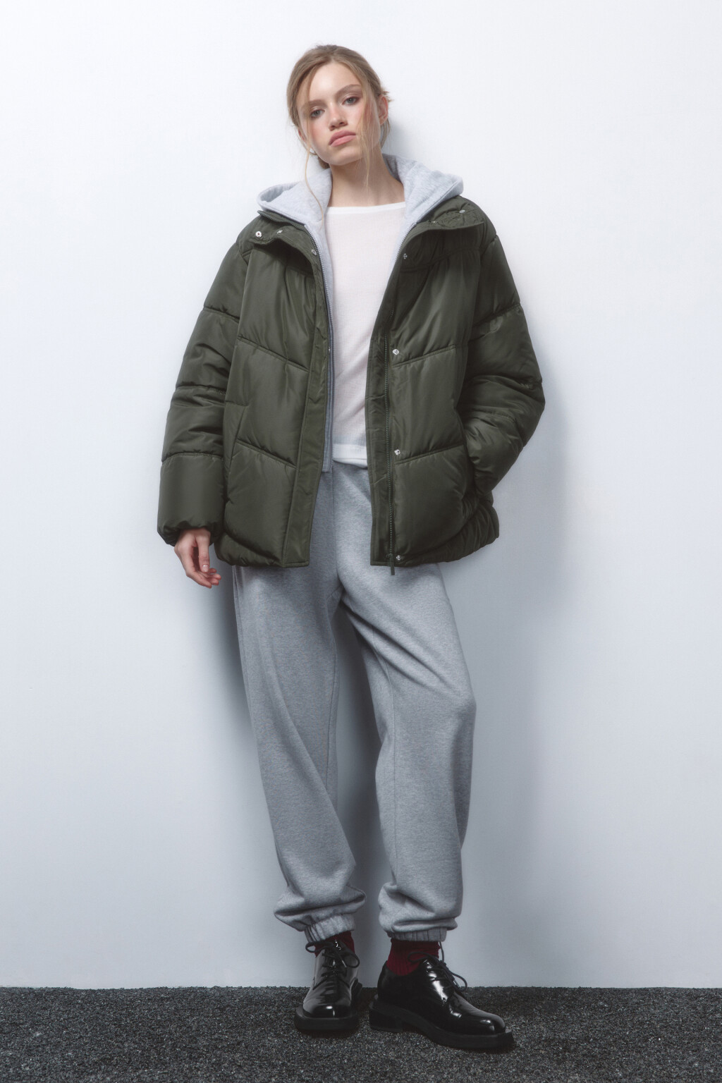 Куртка стеганая с трикотажным капюшоном - цвет зеленый - 5
