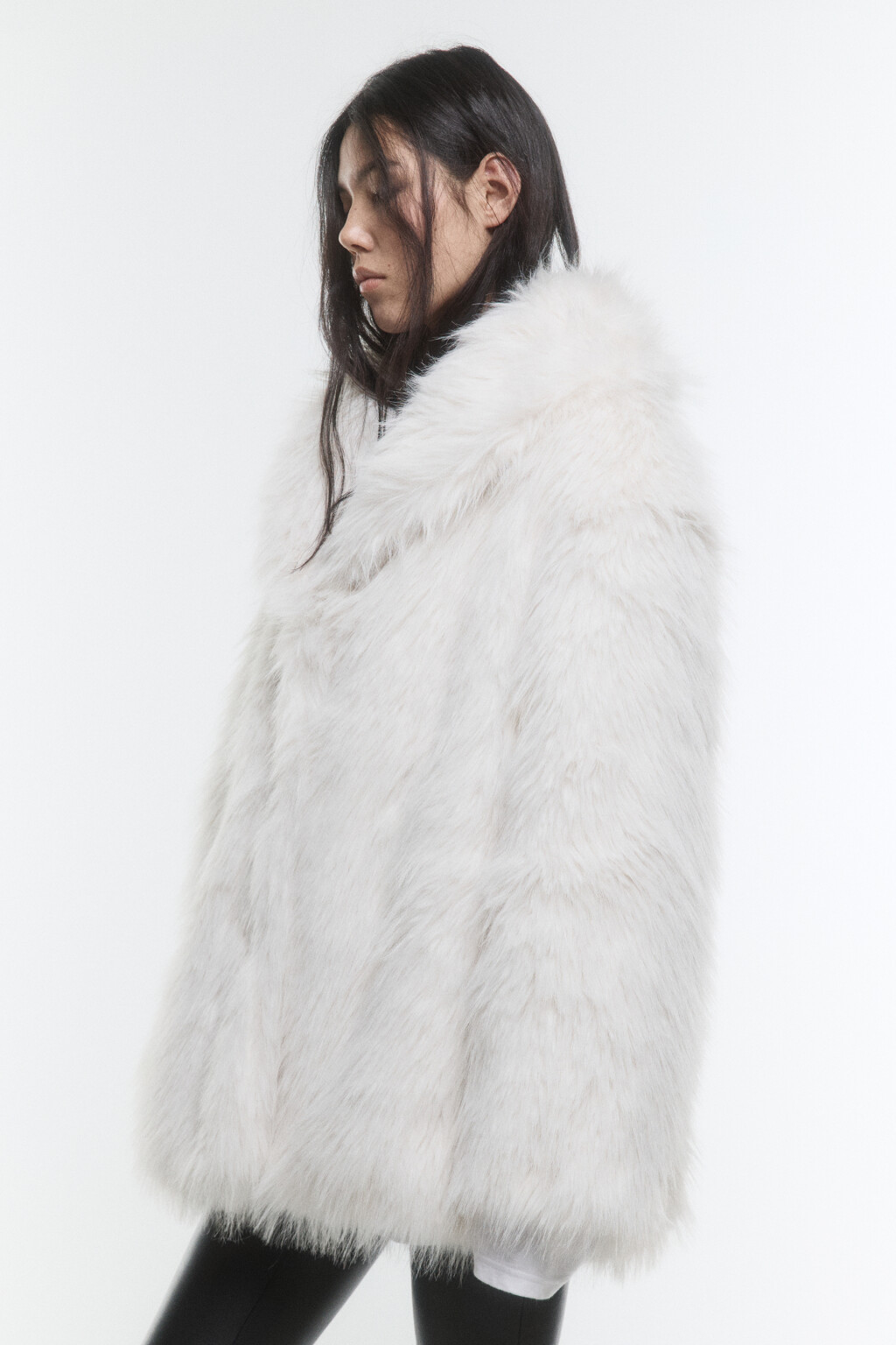 Шуба из искусственного меха с длинным ворсом - цвет белый - 6