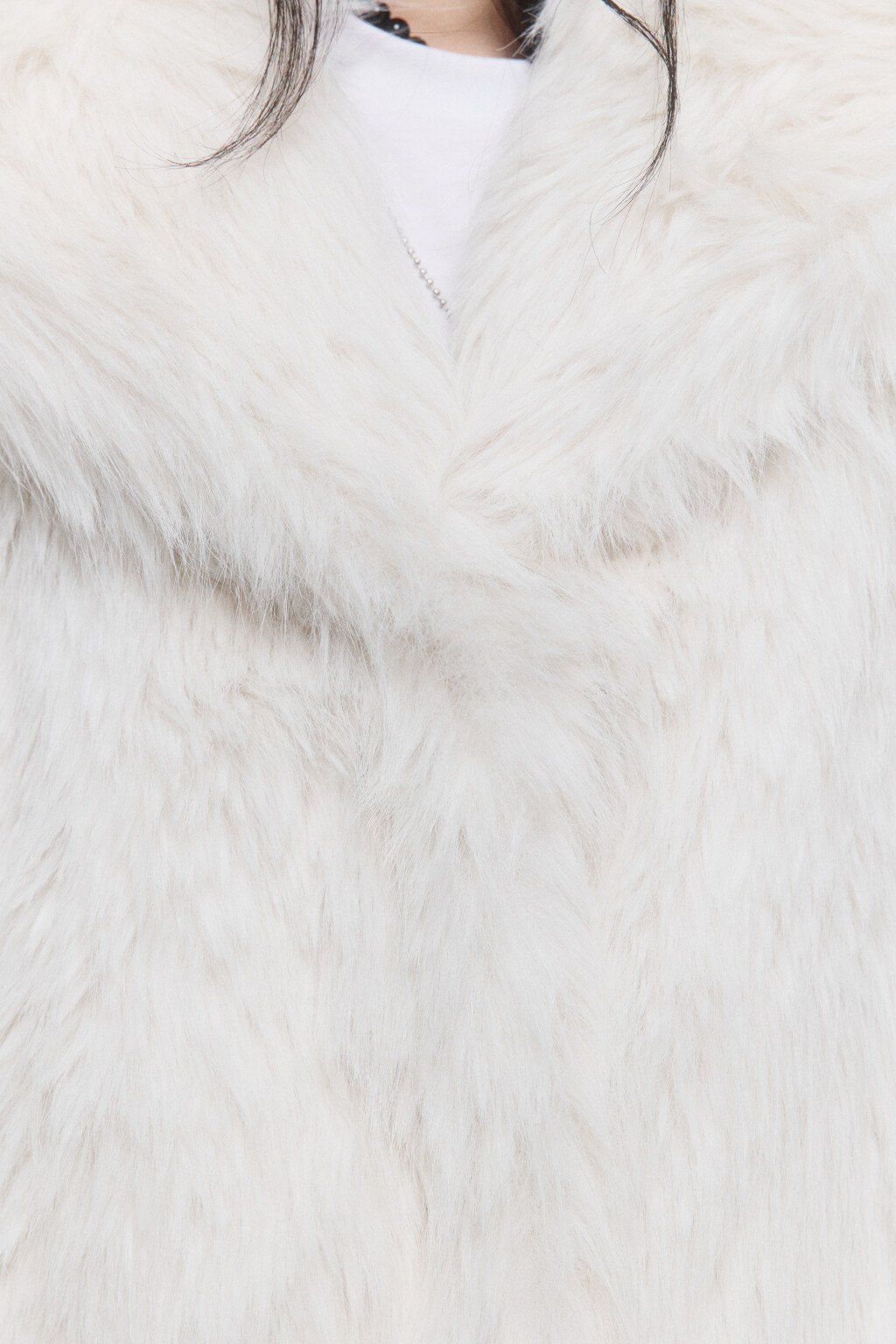 Шуба из искусственного меха с длинным ворсом - цвет белый - 10