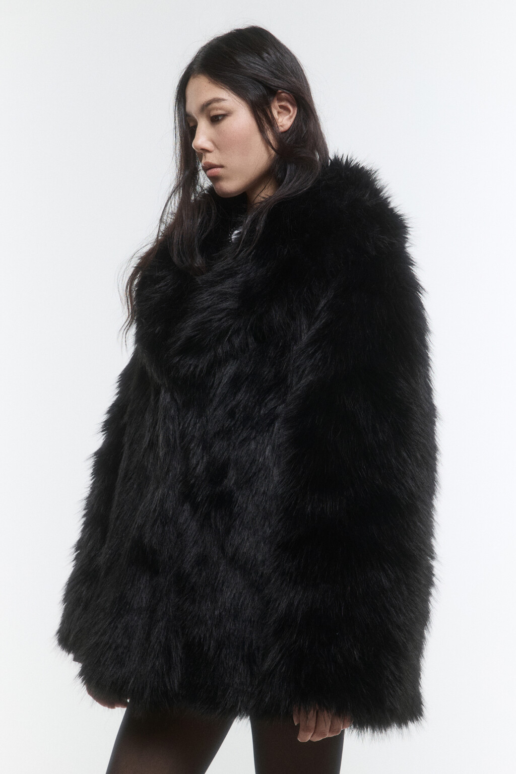 Шуба из искусственного меха с длинным ворсом - цвет черный - 6