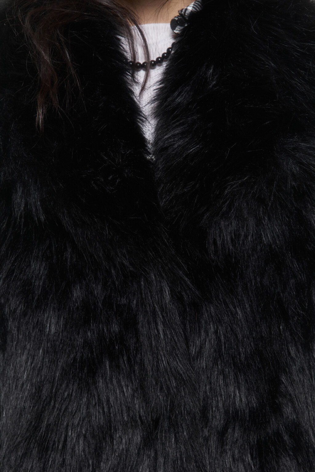 Шуба из искусственного меха с длинным ворсом - цвет черный - 10