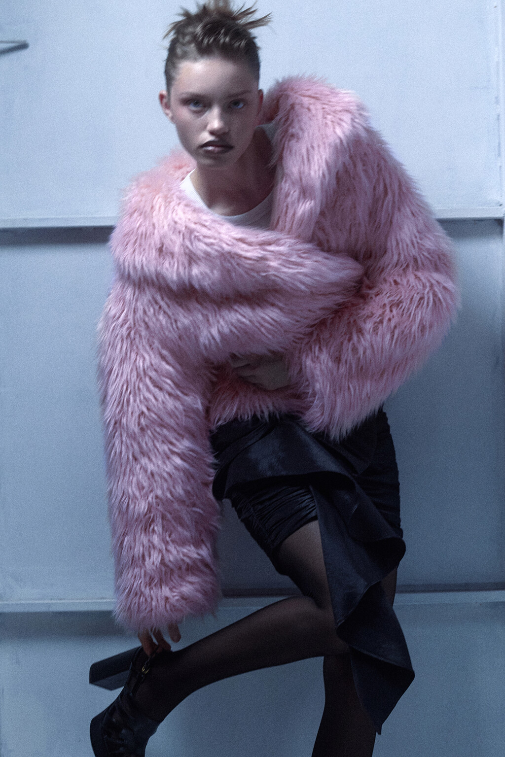 Шуба короткая пушистая с длинным ворсом - цвет розовый - 11