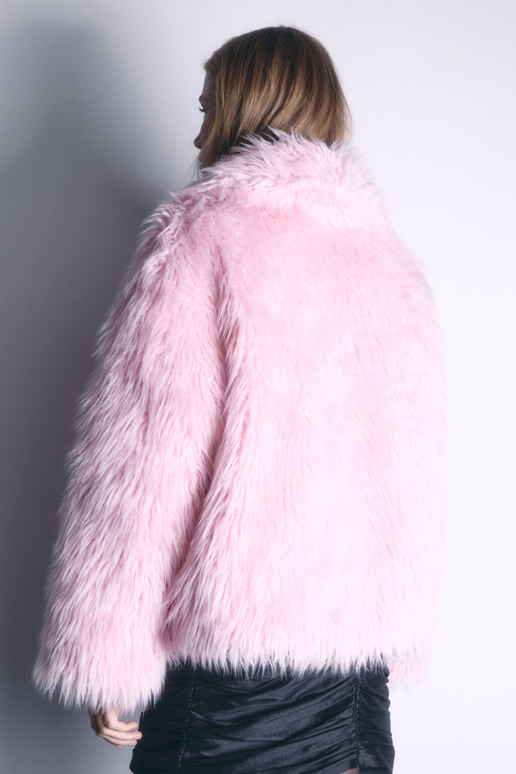 Шуба короткая пушистая с длинным ворсом - цвет розовый - 6