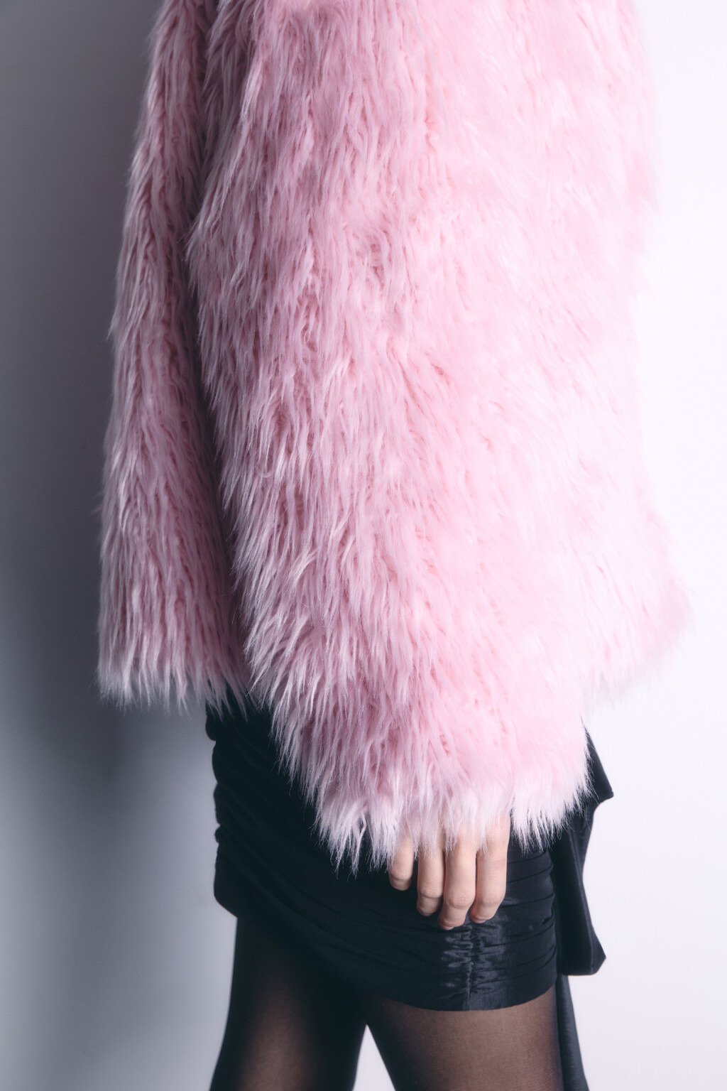 Шуба короткая пушистая с длинным ворсом - цвет розовый - 9