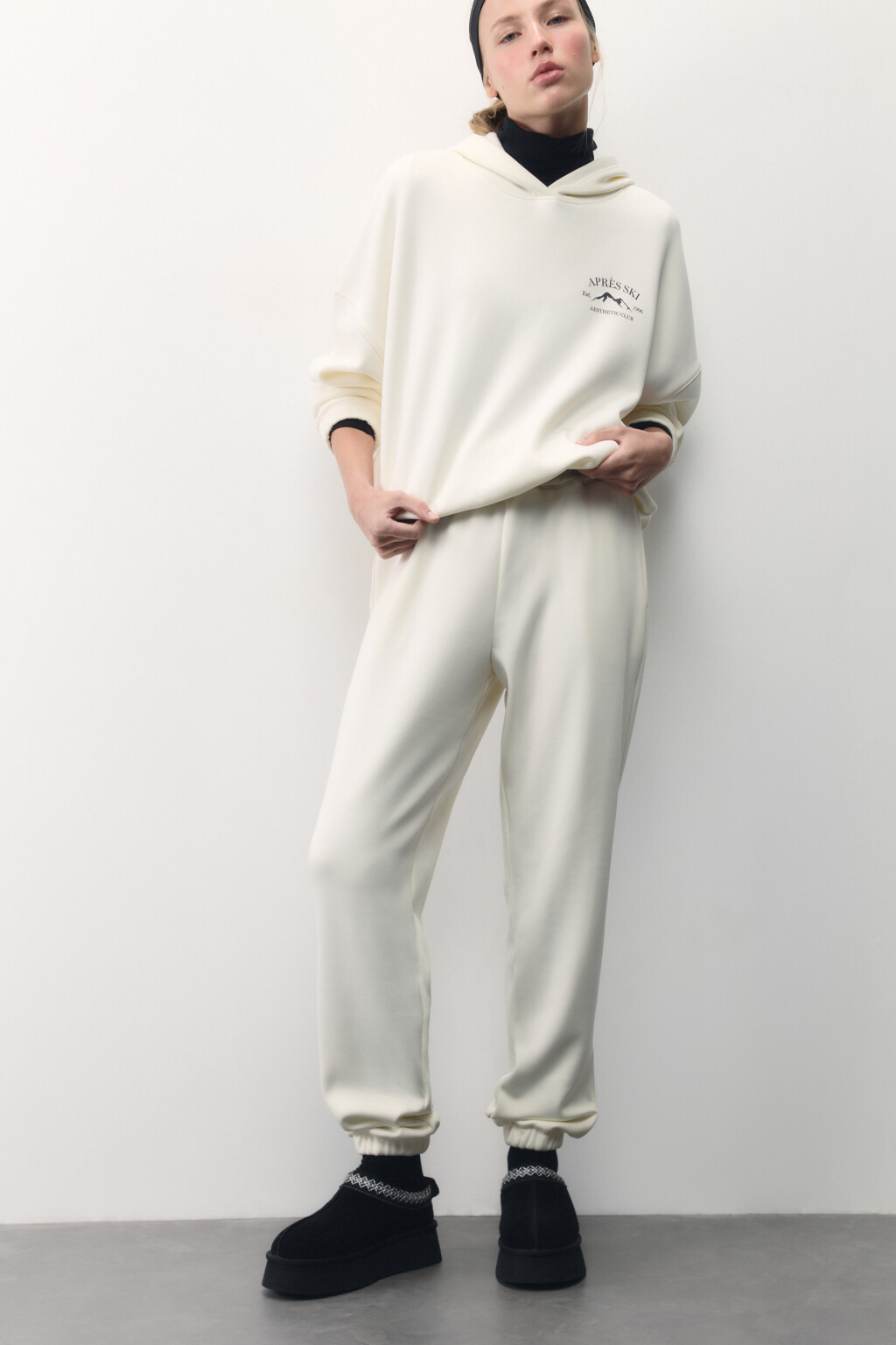 Брюки-джоггеры спортивные с начесом - цвет ванильный - 1