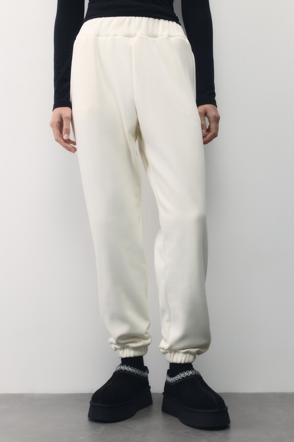 Брюки-джоггеры спортивные с начесом - цвет ванильный - 3
