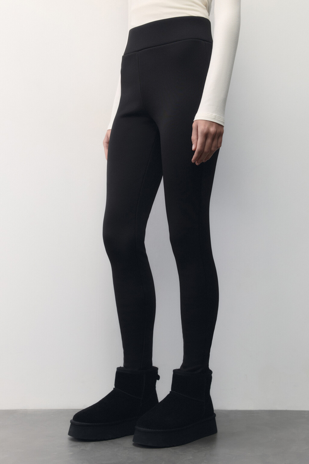 Леггинсы спортивные утепленные с начесом - цвет черный - 3