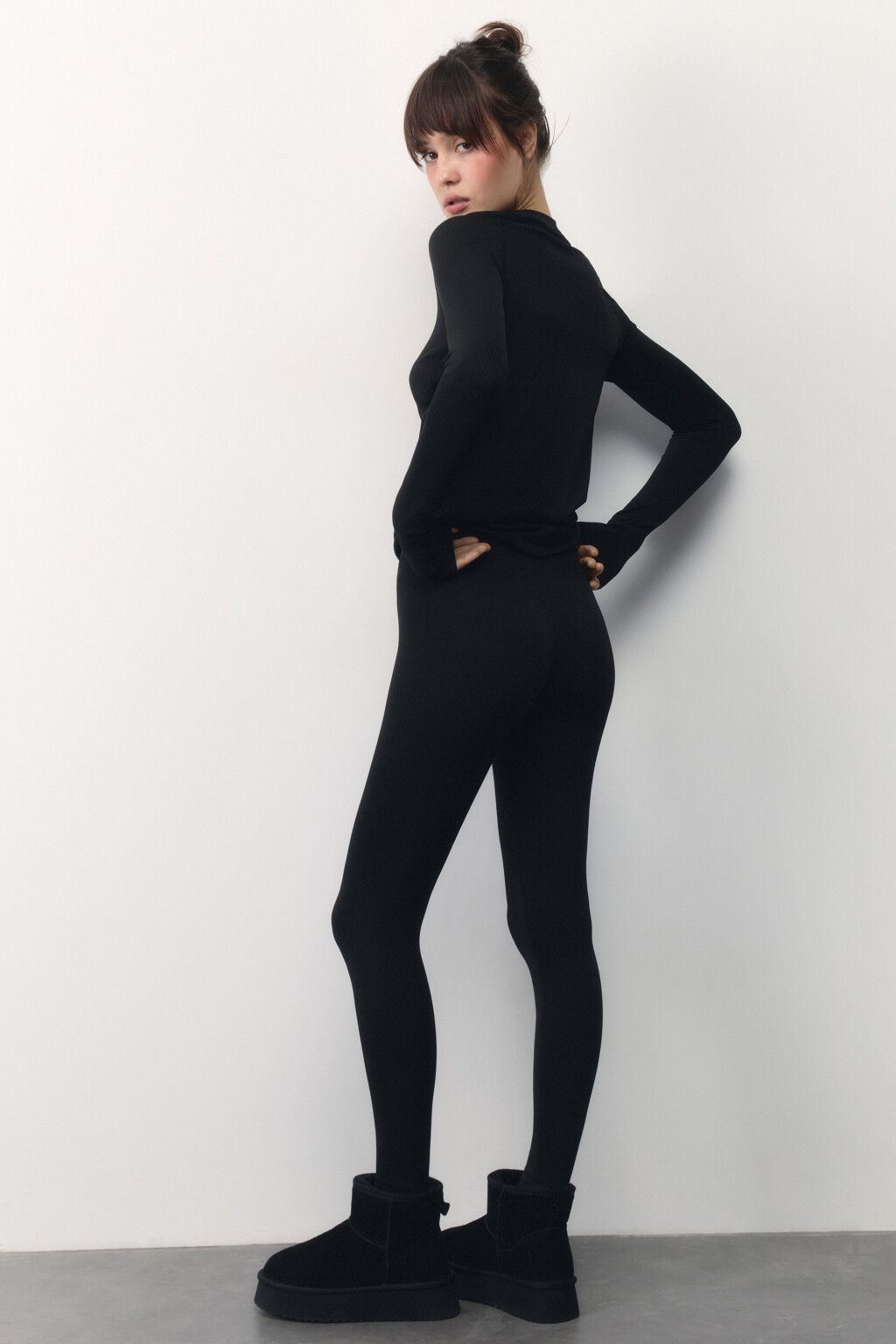 Леггинсы спортивные со средней посадкой - цвет черный - 5