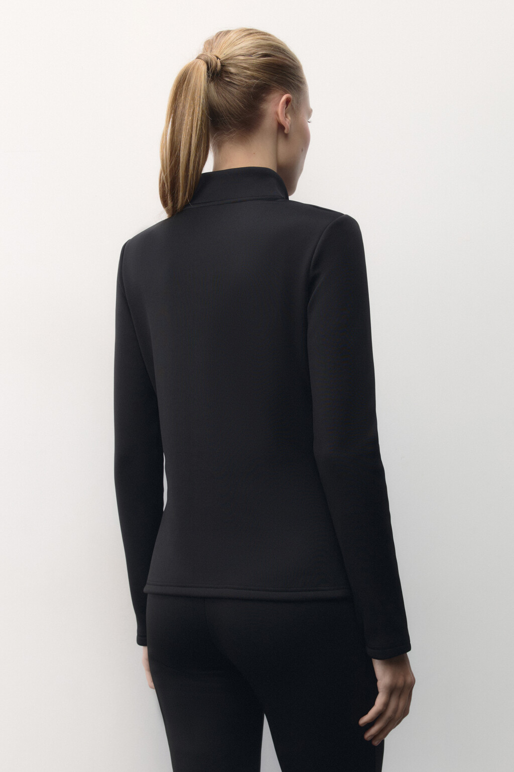 Лонгслив спортивный на молнии с утеплением - цвет черный - 4