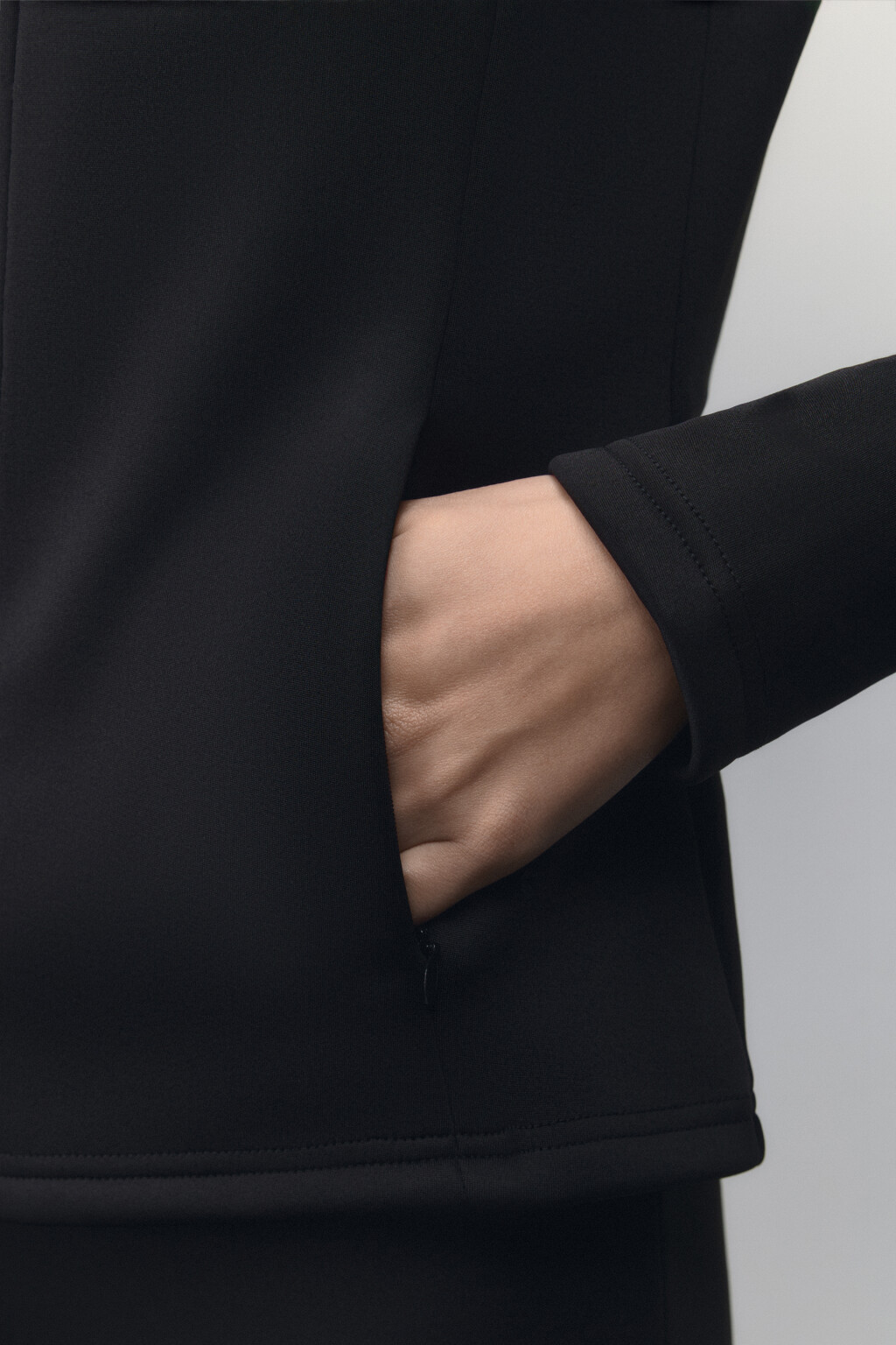 Лонгслив спортивный на молнии с утеплением - цвет черный - 7