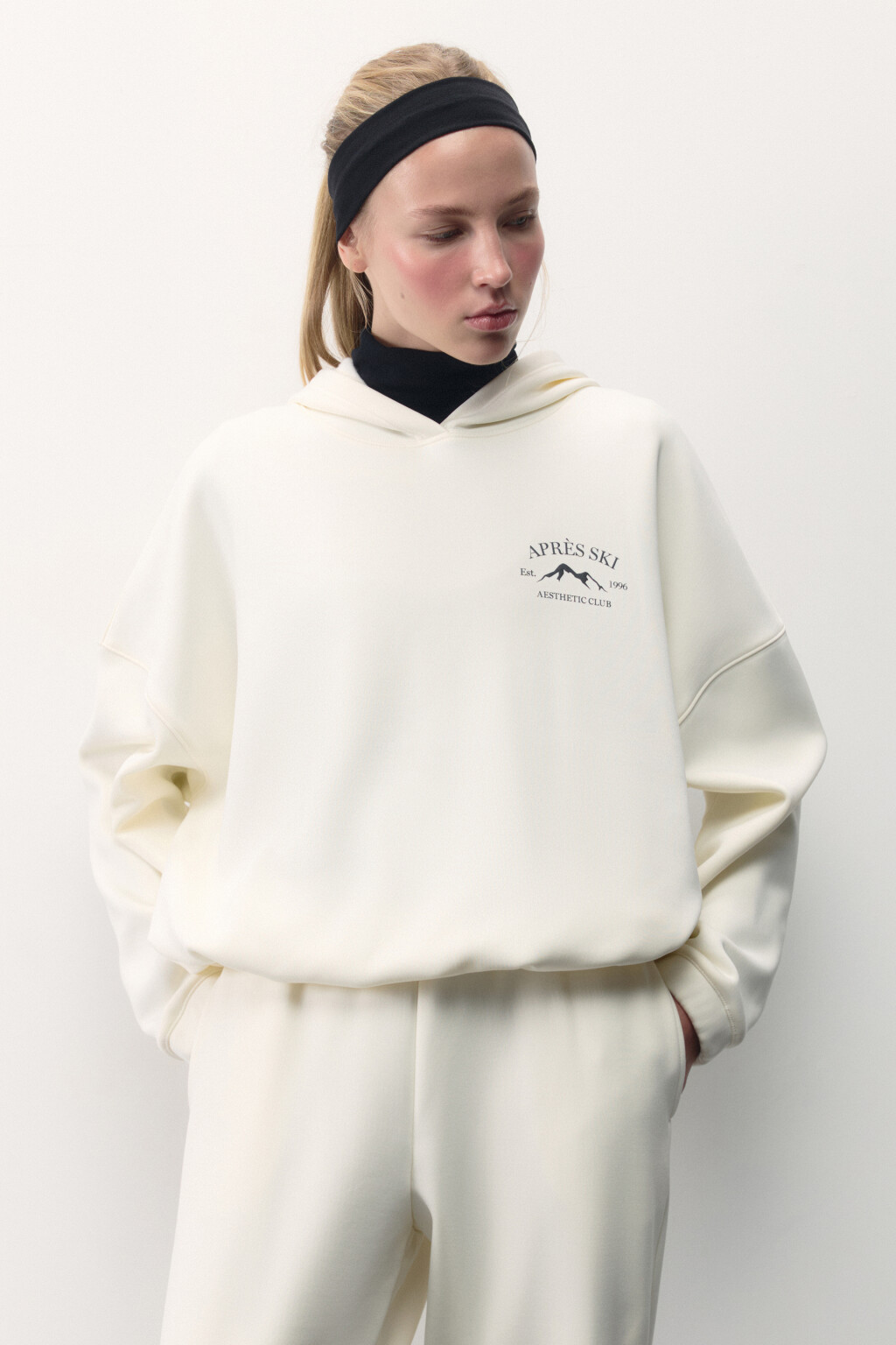 Худи oversize спортивная с капюшоном и принтом - цвет ванильный - 2