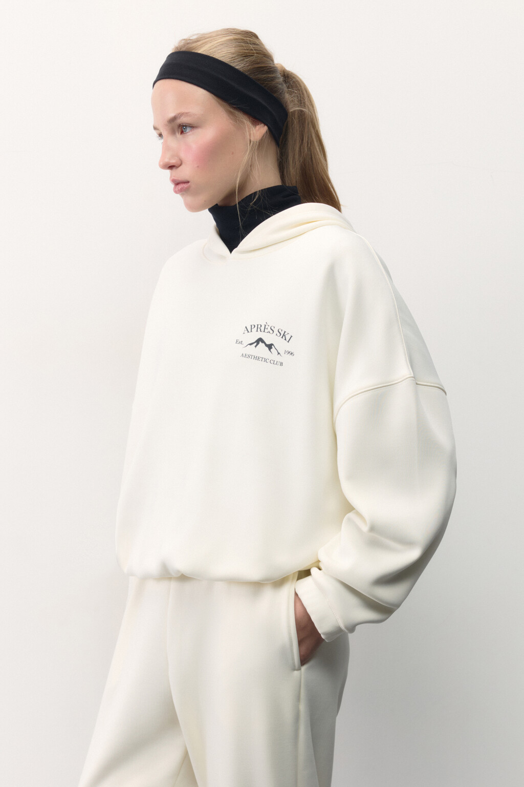 Худи oversize спортивная с капюшоном и принтом - цвет ванильный - 3