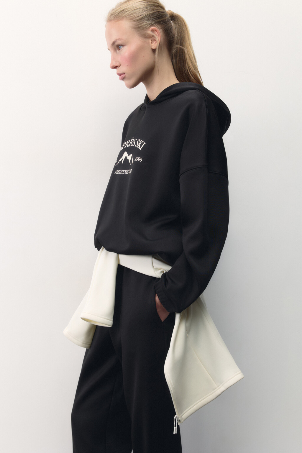 Худи oversize спортивная с капюшоном и принтом - цвет черный - 2
