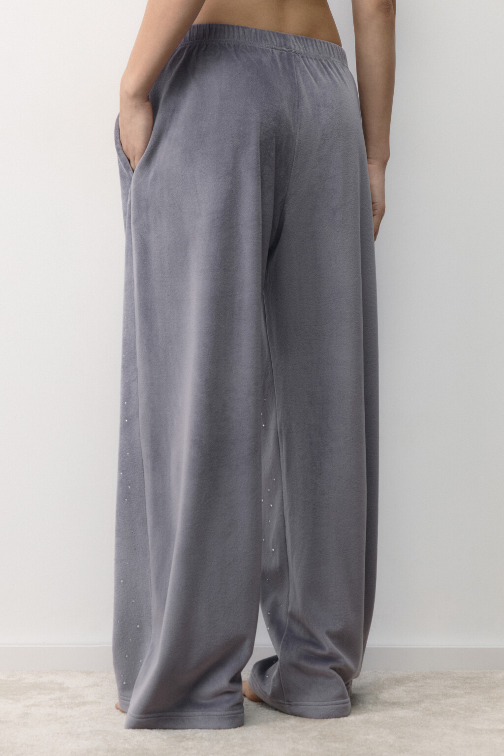 Брюки домашние плюшевые со стразами - цвет серый - 4