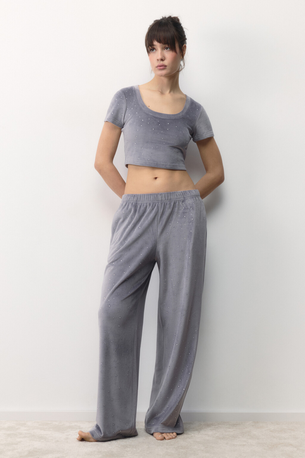Брюки домашние плюшевые со стразами - цвет серый - 5