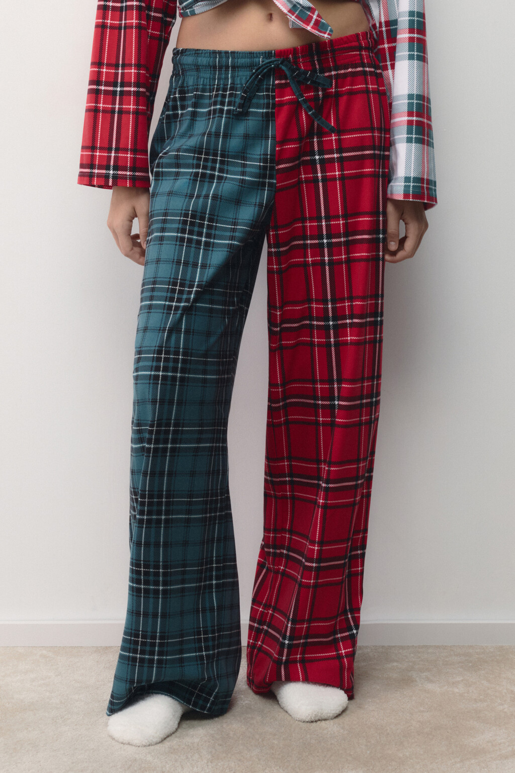 Брюки пижамные клетчатые в стиле пэчворк - цвет мультиколор - 2