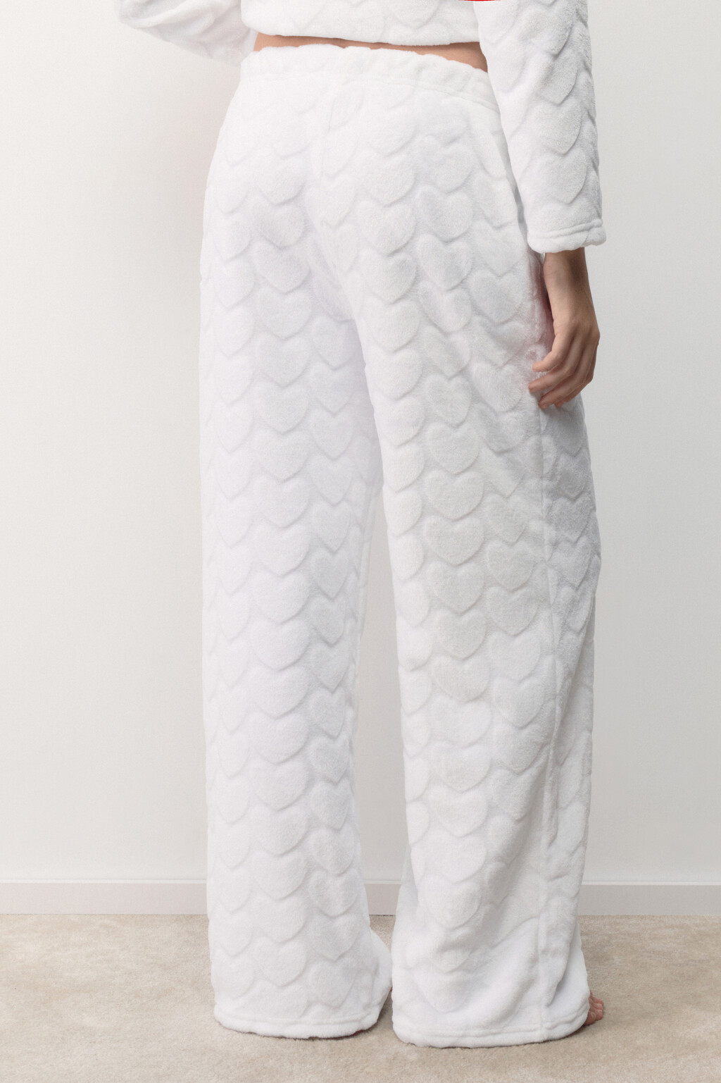 Брюки домашние плюшевые в сердечко - цвет ванильный - 5