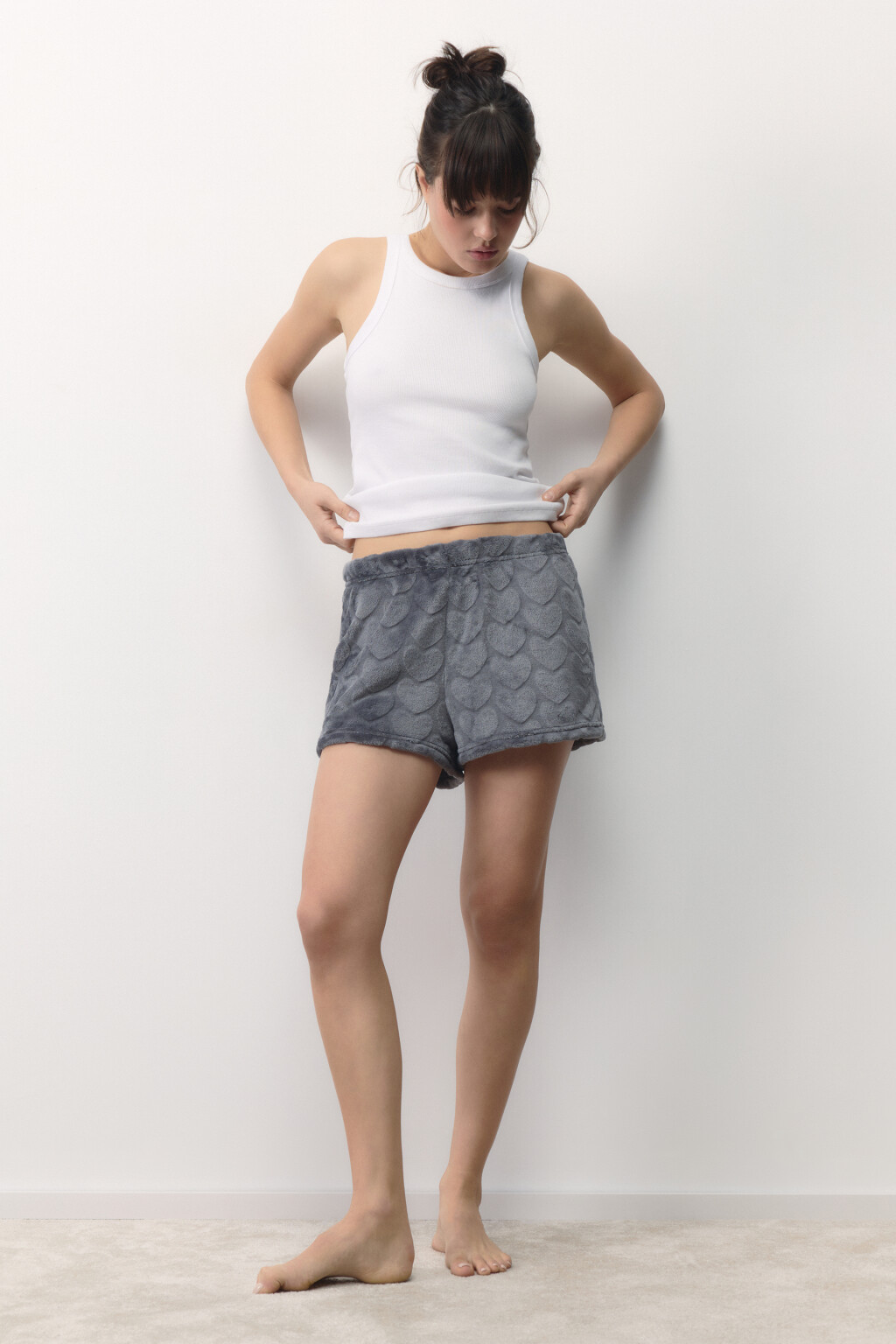 Шорты домашние плюшевые в сердечко - цвет серый - 5