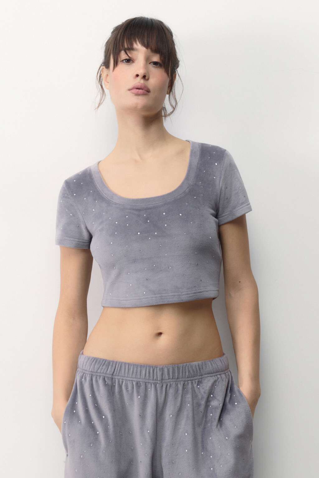 Топ-футболка домашний плюшевый со стразами - цвет серый - 3