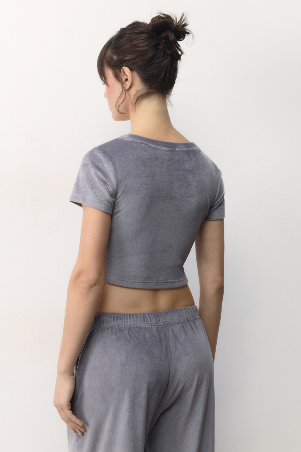 Топ-футболка домашний плюшевый со стразами - цвет серый - 5