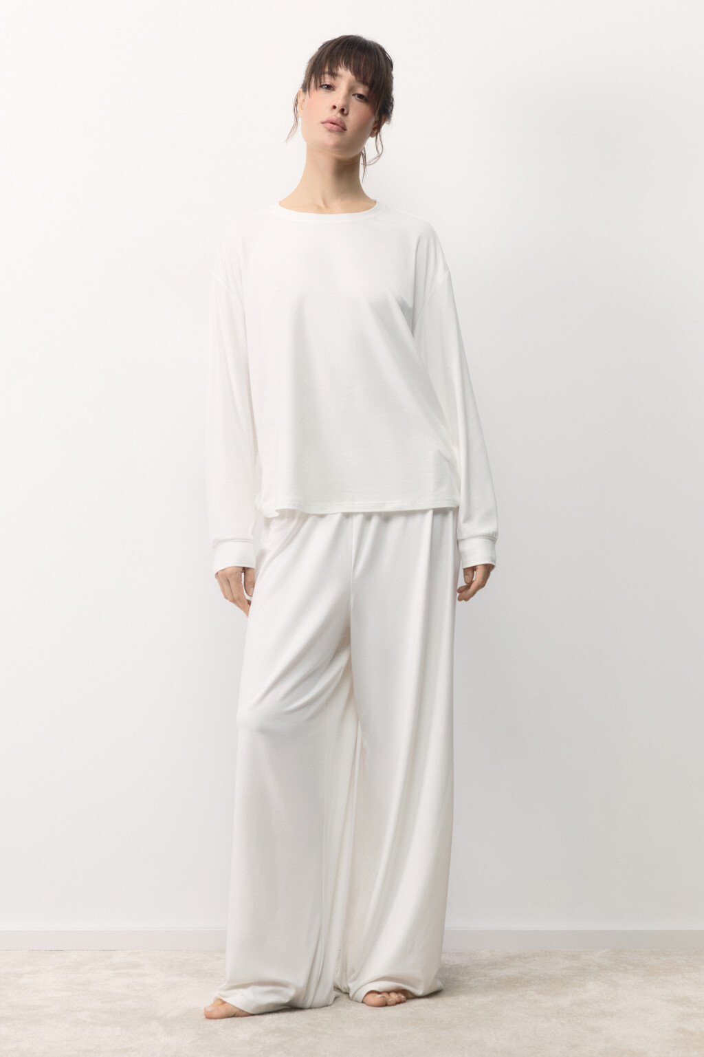 Лонгслив домашний из гладкого трикотажа - цвет ванильный - 6