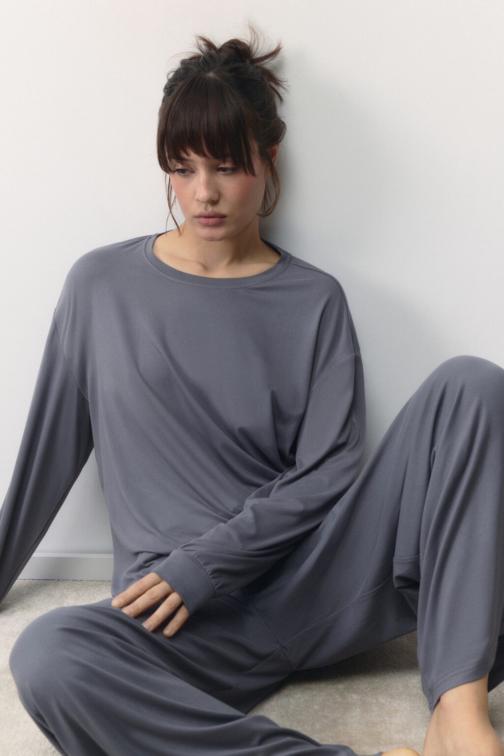 Лонгслив домашний из гладкого трикотажа - цвет серый - 1