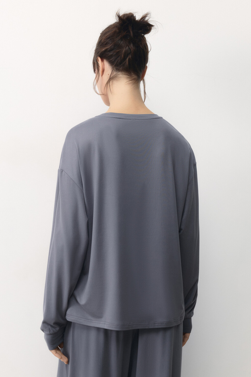 Лонгслив домашний из гладкого трикотажа - цвет серый - 4