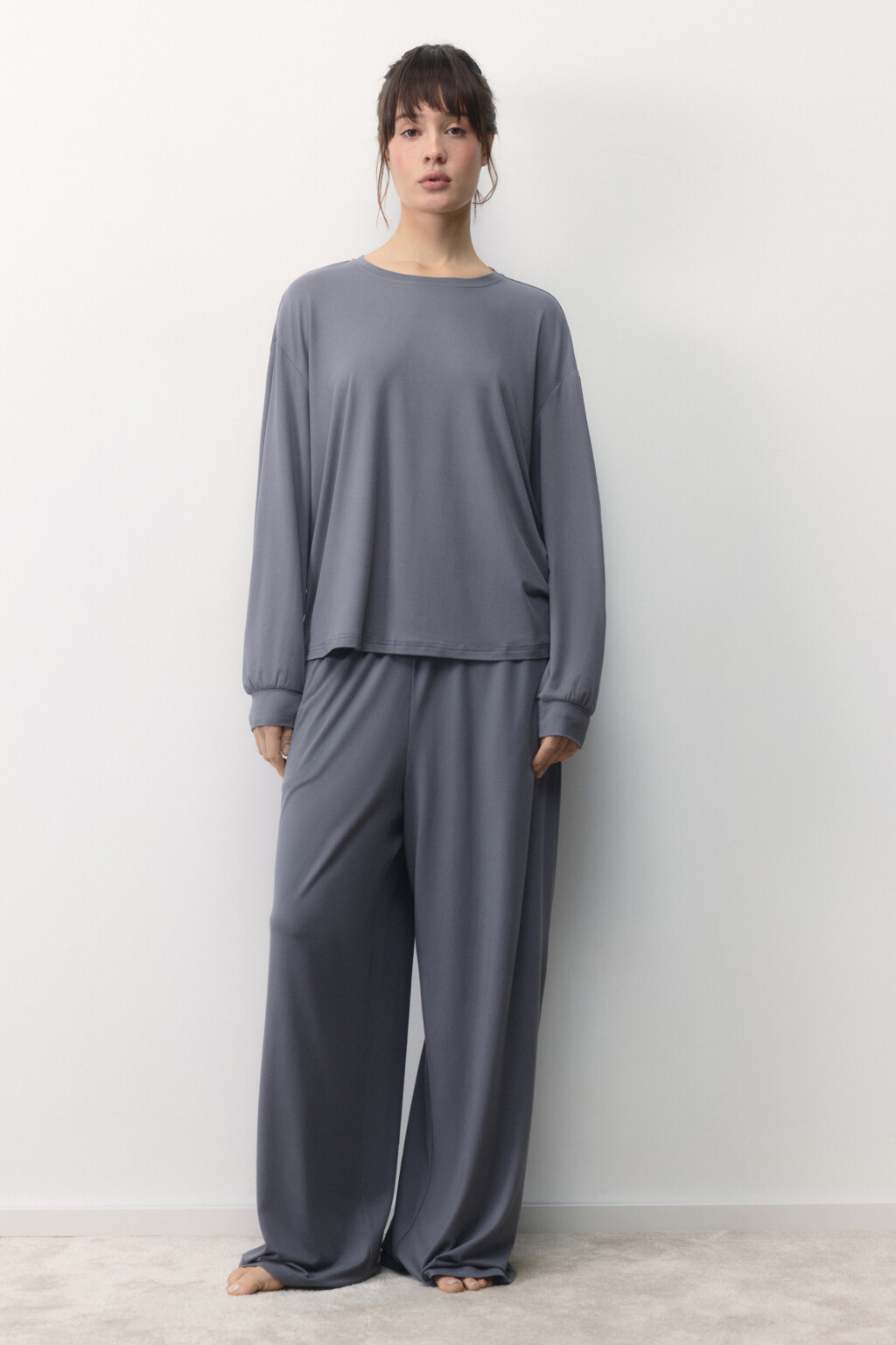 Лонгслив домашний из гладкого трикотажа - цвет серый - 5