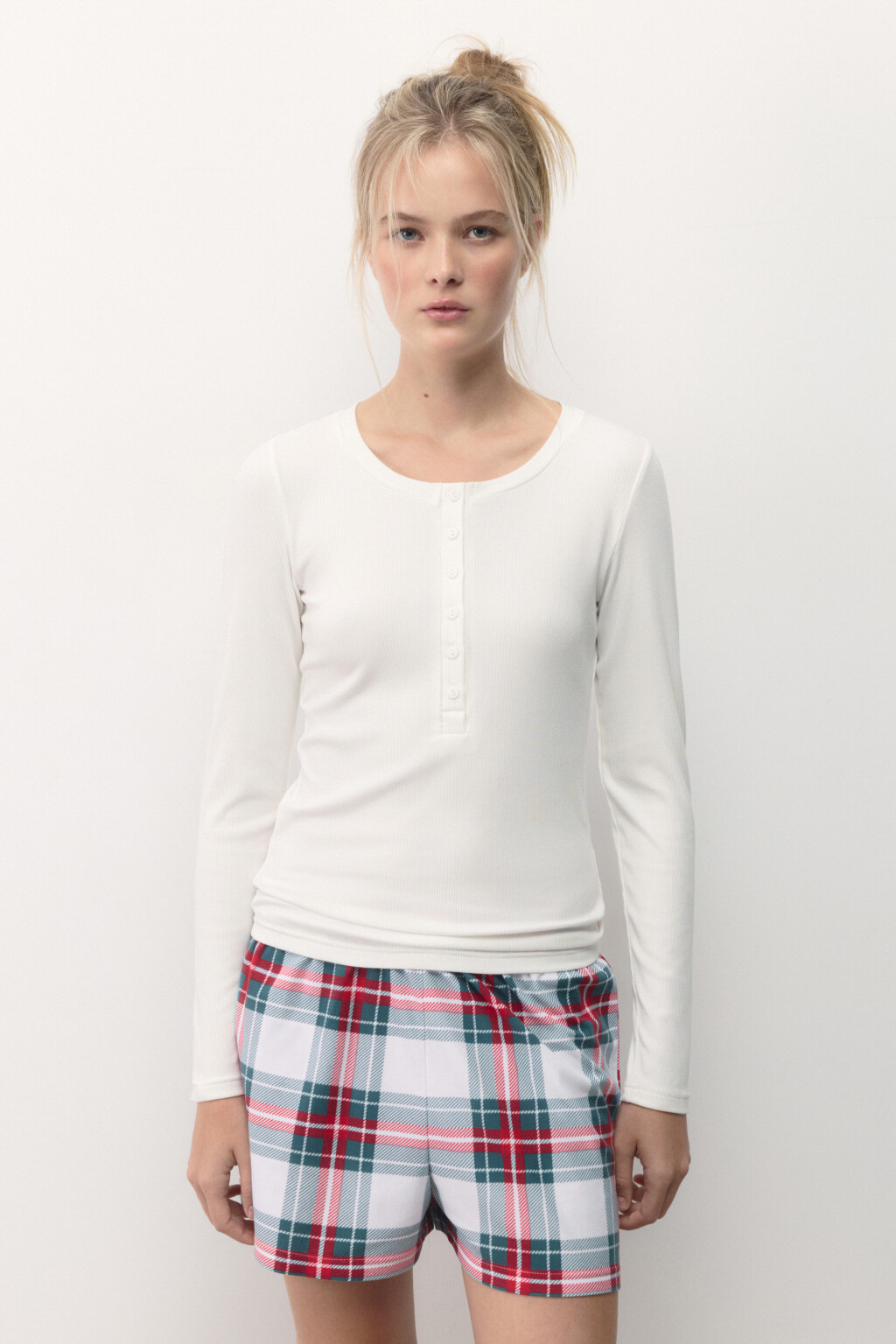 Лонгслив домашний с застежкой на груди - цвет белый - 2