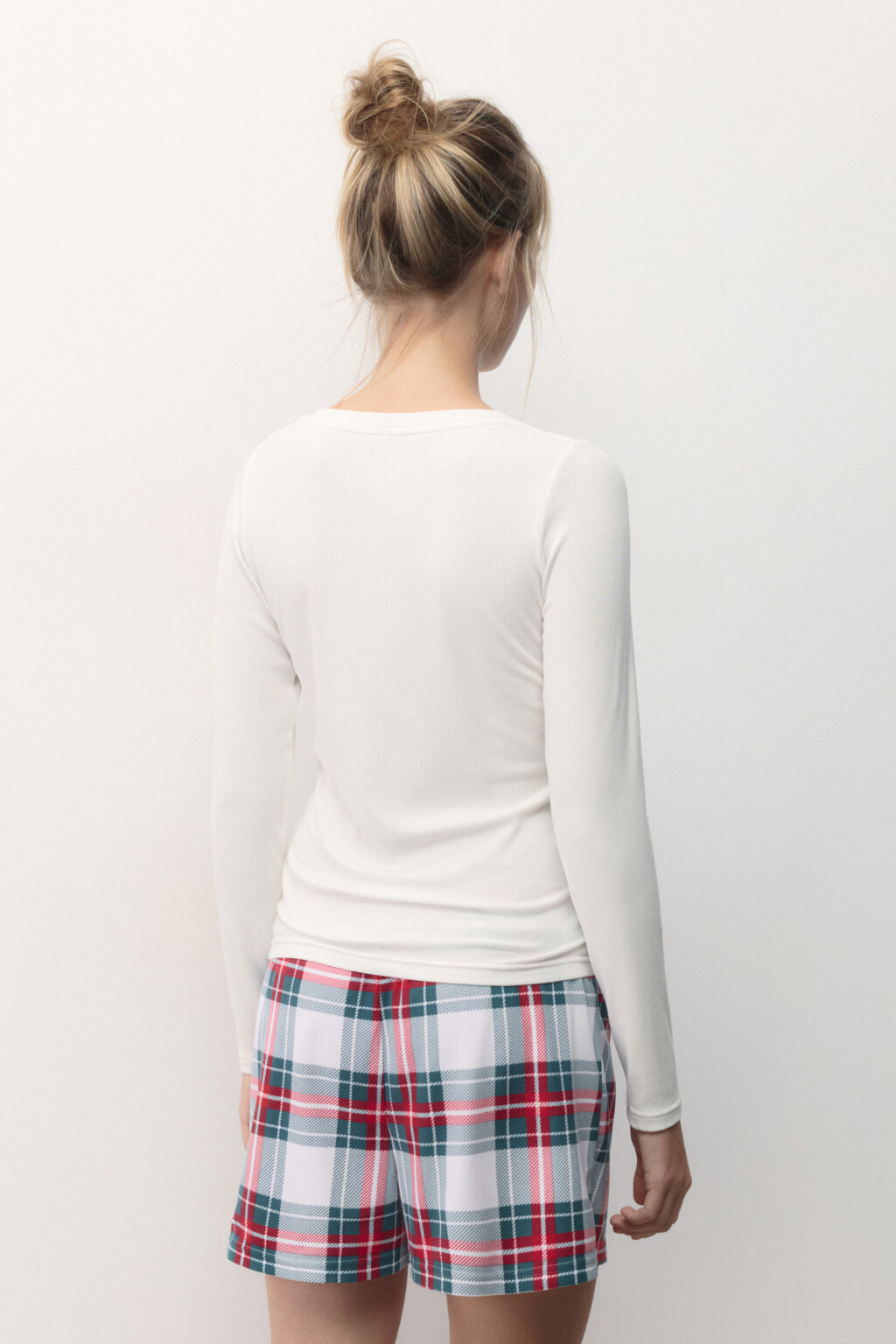 Лонгслив домашний с застежкой на груди - цвет белый - 4