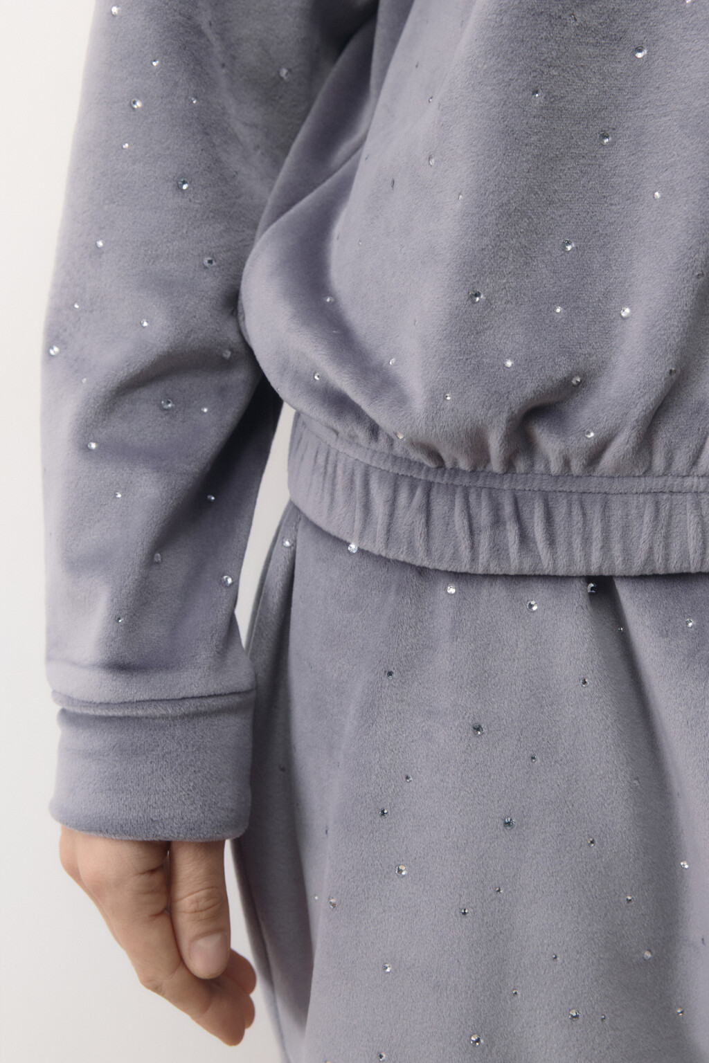 Толстовка домашняя плюшевая со стразами - цвет серый - 7