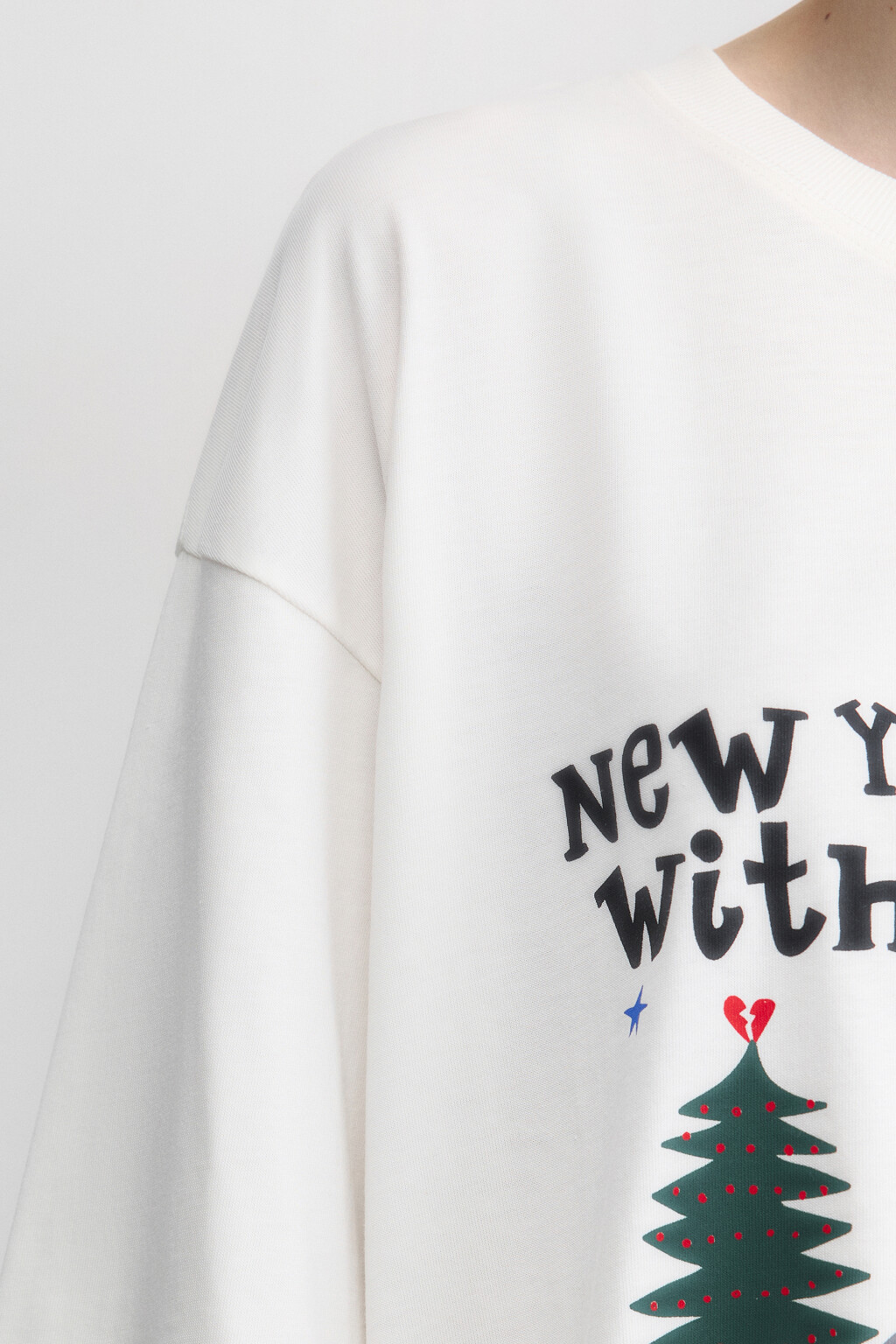 Футболка оверсайз с новогодним принтом - цвет белый - 7