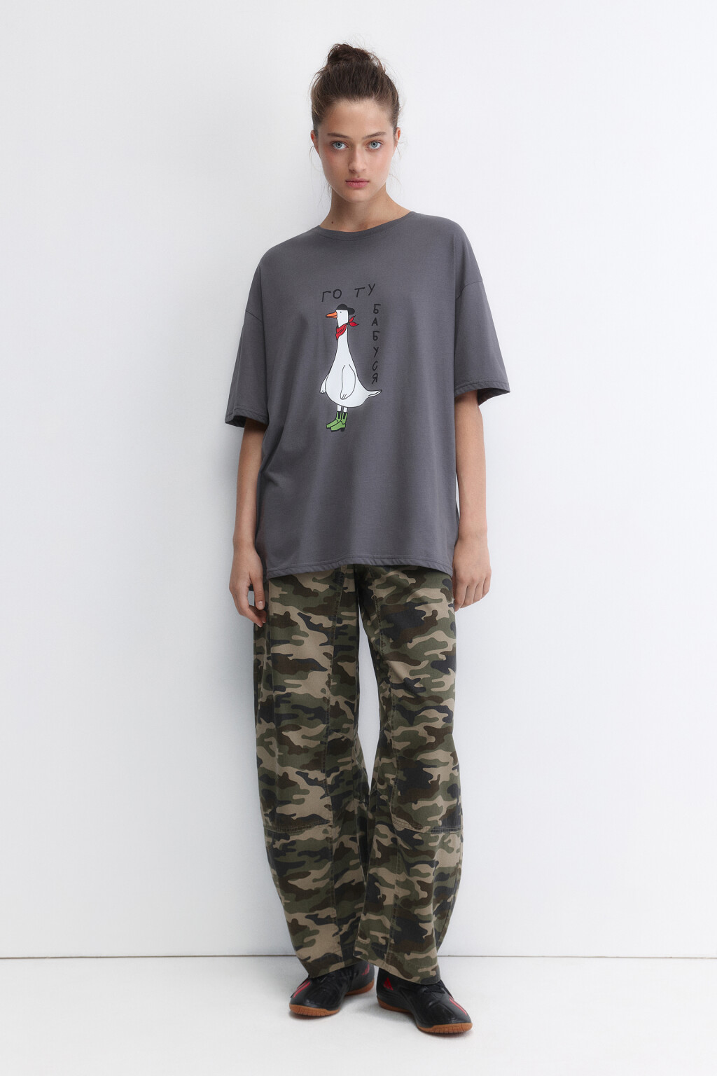 Футболка oversize хлопковая с принтом и надписью - цвет серый - 5