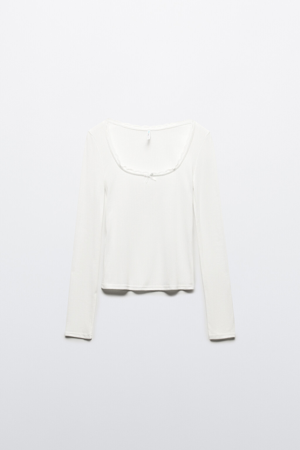 Лонгслив в рубчик с вырезом-каре и кружевом - цвет белый - 8