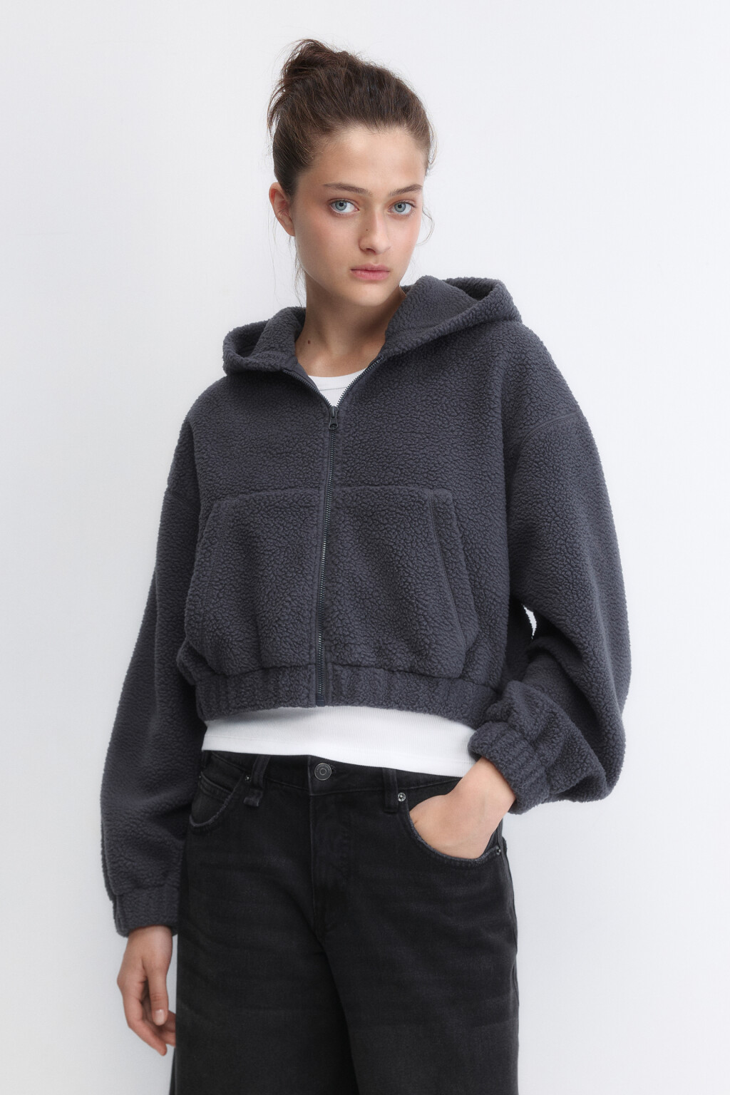Худи-зипка укороченная флисовая с капюшоном - цвет серый - 2