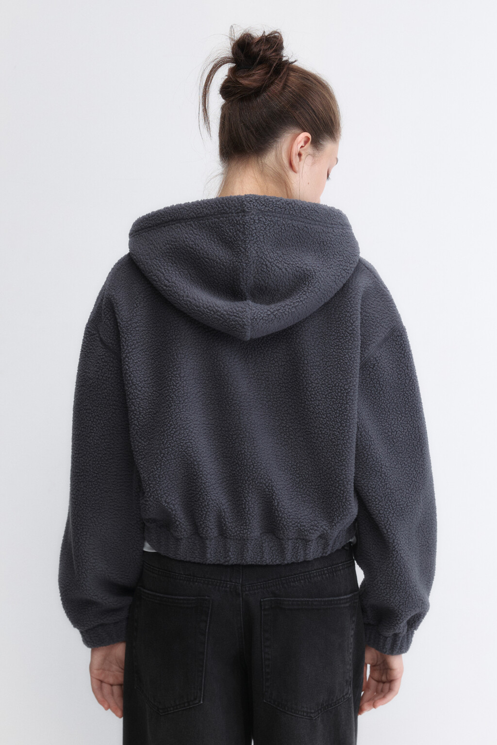 Худи-зипка укороченная флисовая с капюшоном - цвет серый - 4
