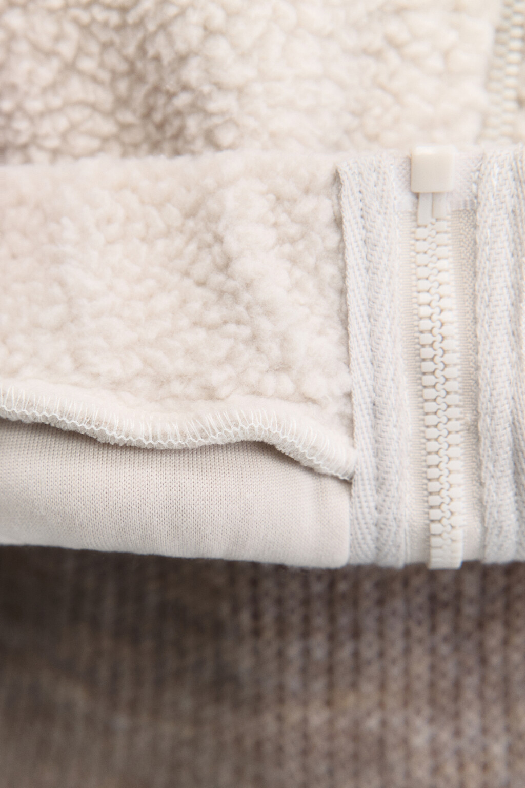 Худи-зипка укороченная флисовая с капюшоном - цвет молочный - 9