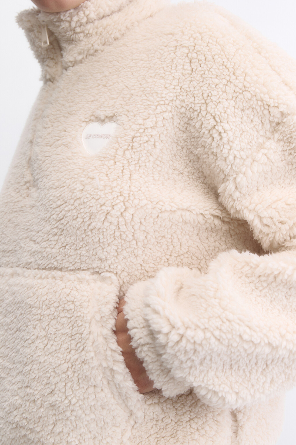 Толстовка флисовая укороченная с сердечком на груди - цвет бежевый - 8