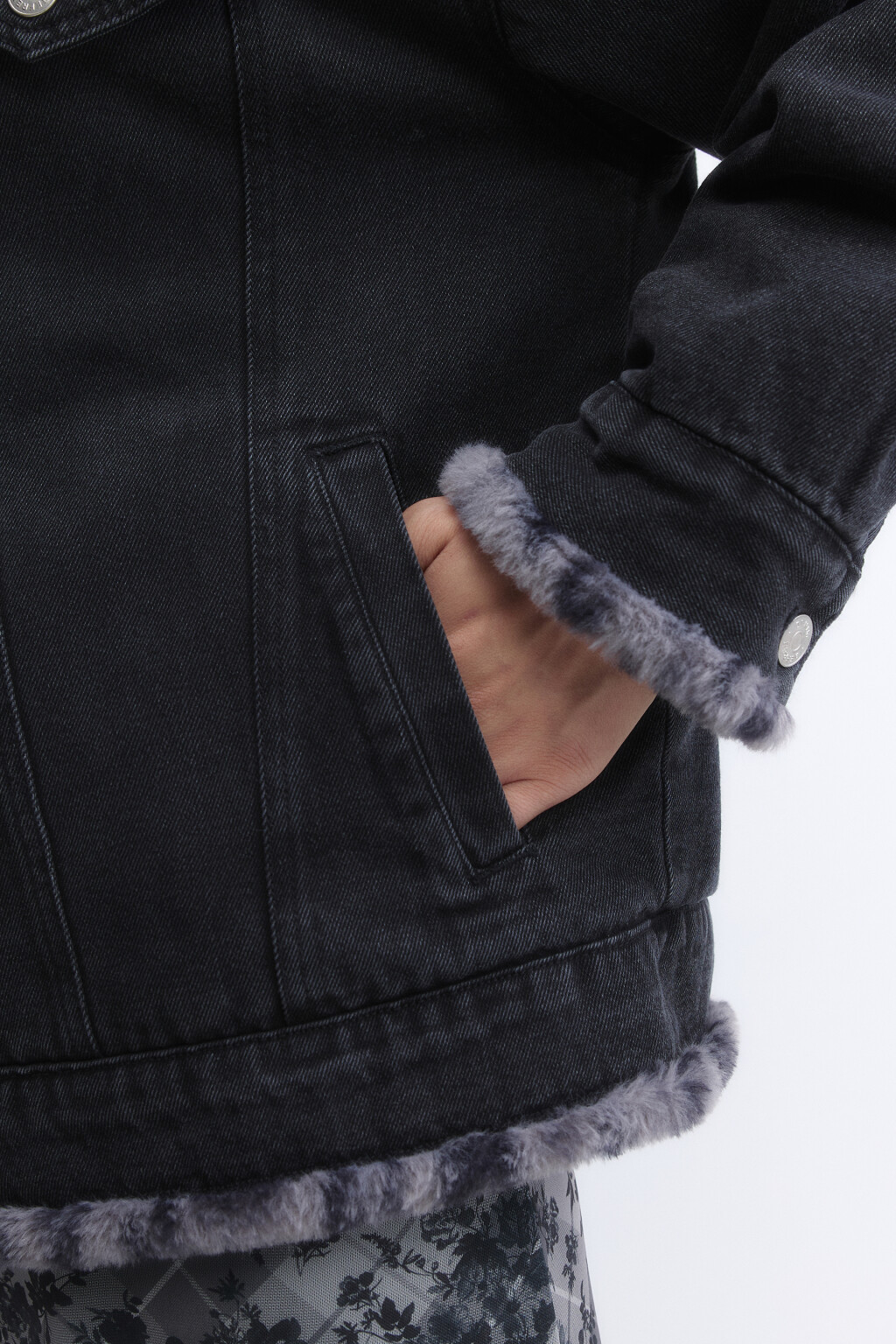 Куртка джинсовая утепленная с леопардовой подкладкой - цвет серый - 7