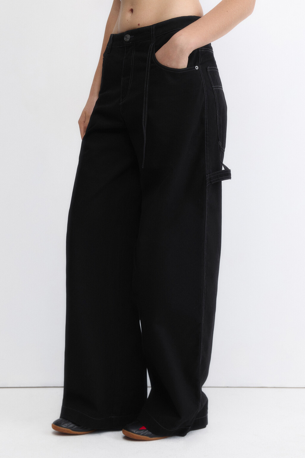 Брюки из твила широкие с надписью сзади - цвет черный - 3