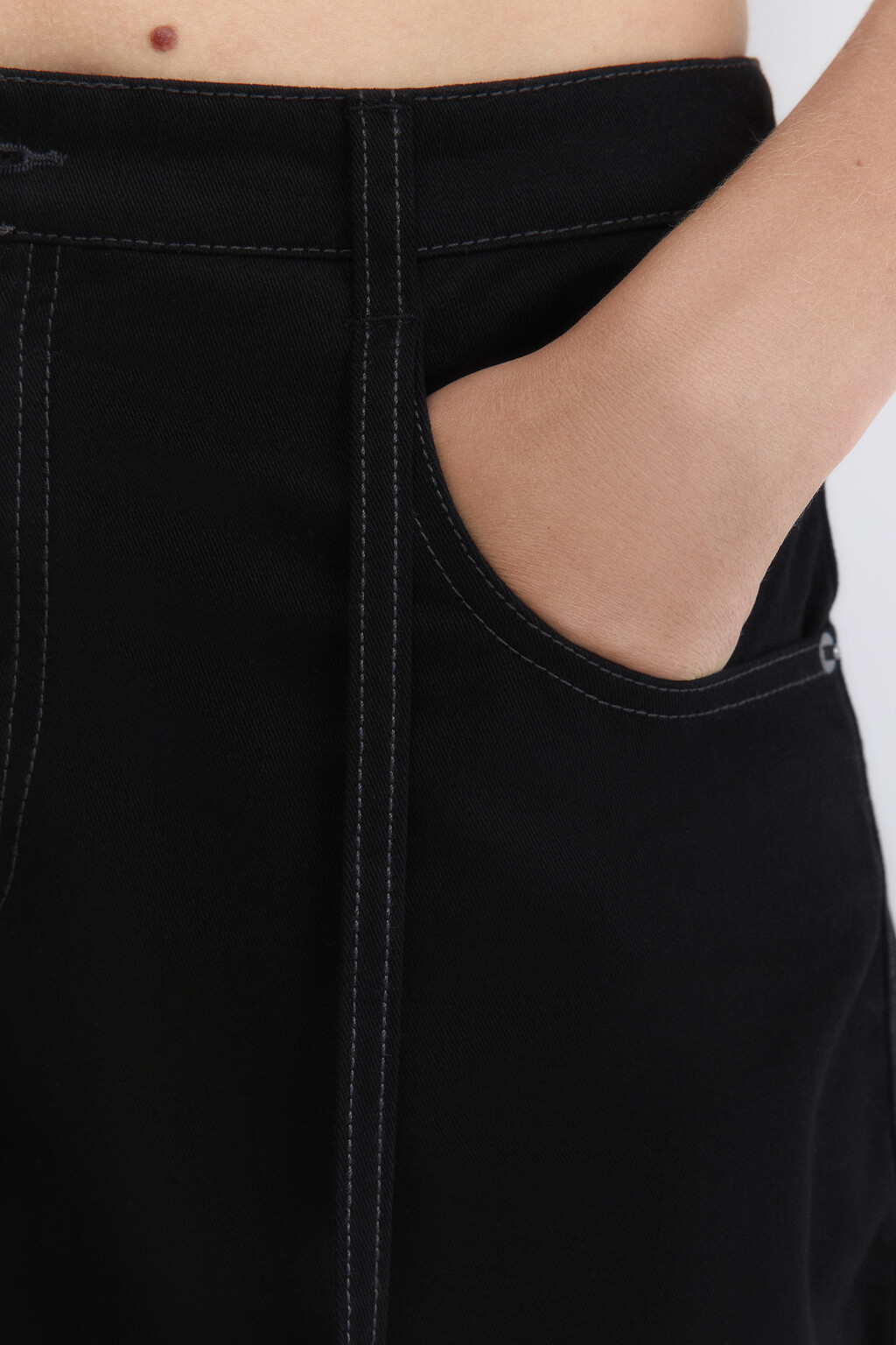 Брюки из твила широкие с надписью сзади - цвет черный - 6