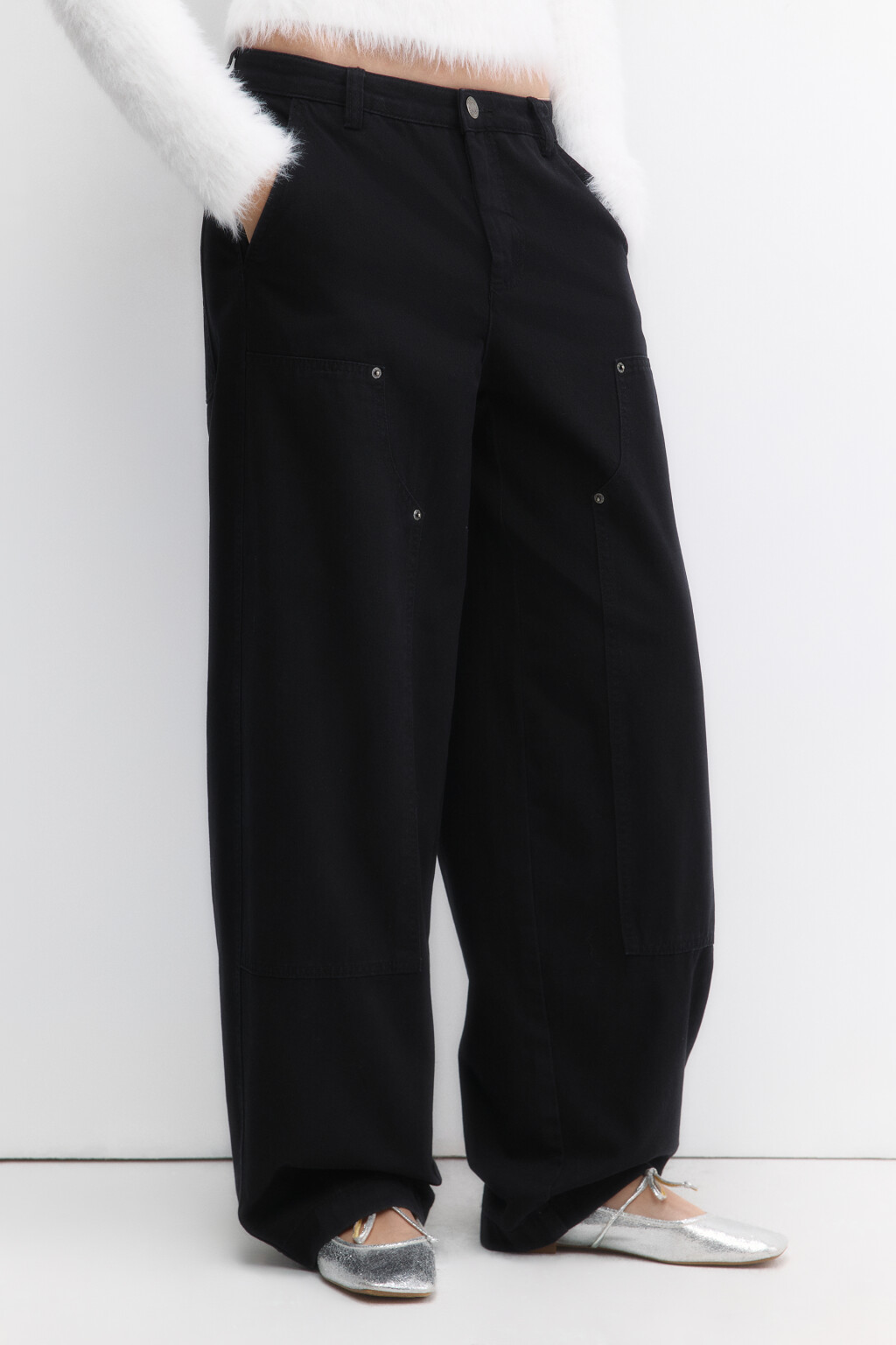 Брюки широкие твиловые с накладными карманами - цвет черный - 3