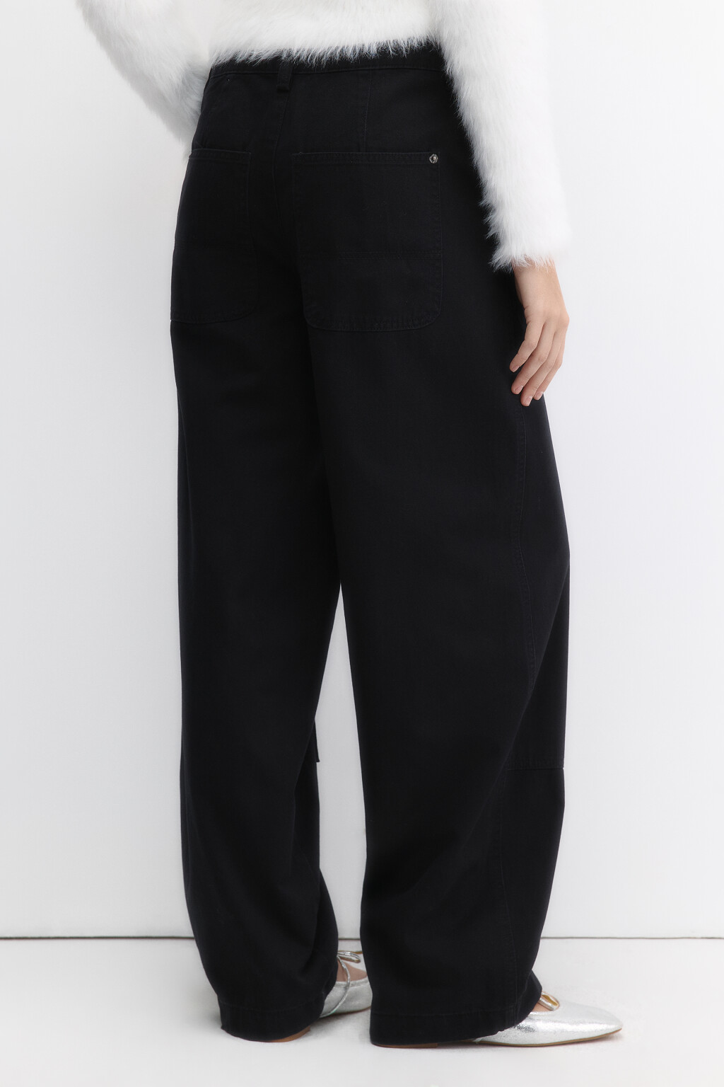 Брюки широкие твиловые с накладными карманами - цвет черный - 4