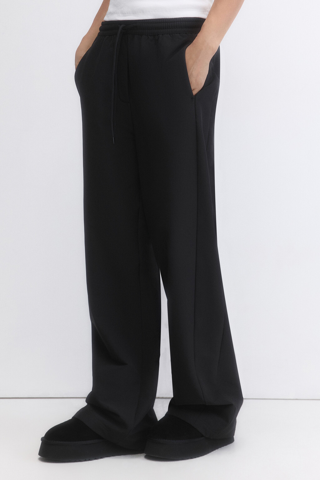 Брюки широкие утепленные с поясом на завязках - цвет черный - 3