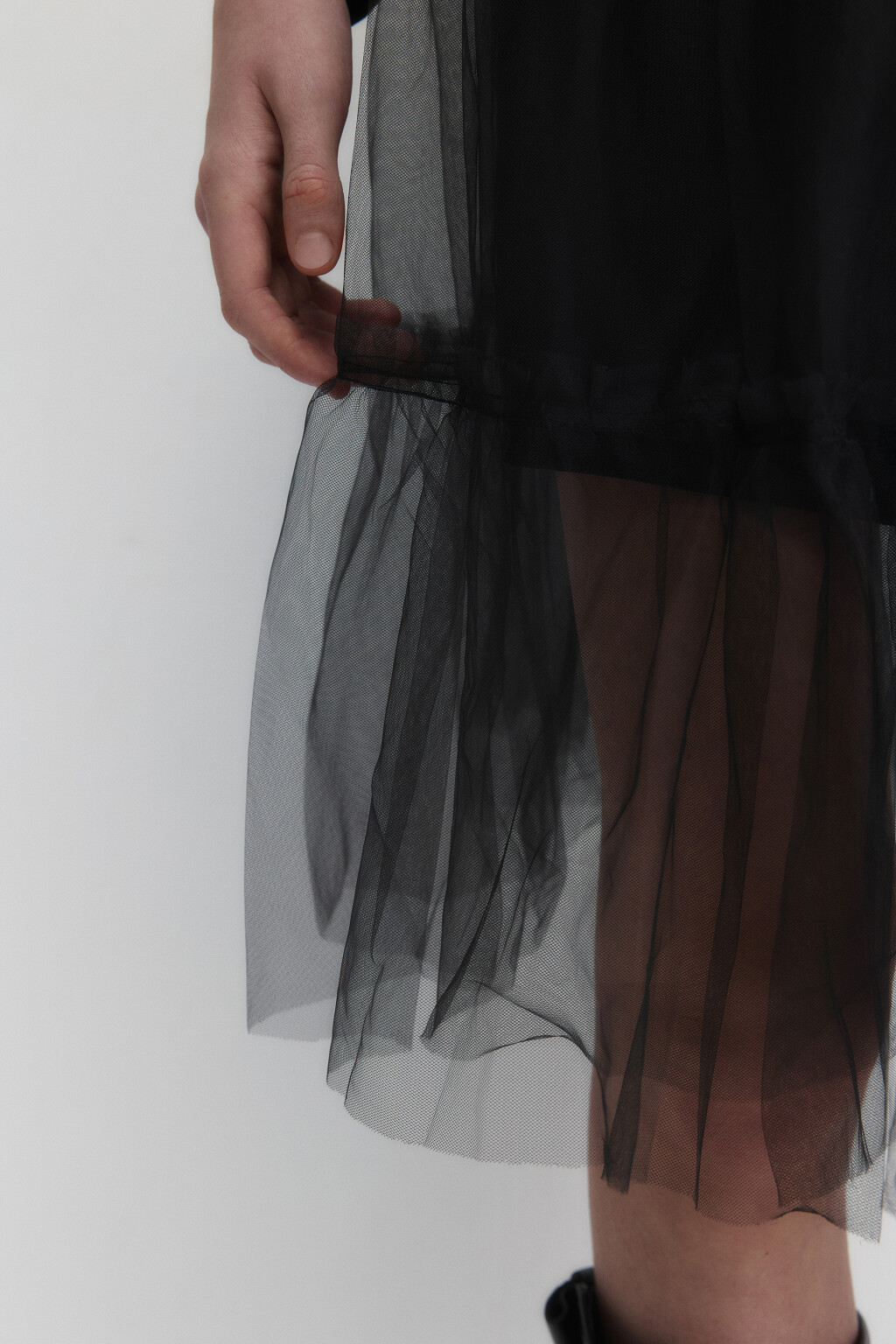 Юбка-трапеция миди из сетки с оборками - цвет черный - 7