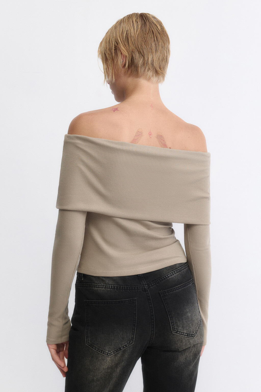 Топ-лонгслив с открытыми плечами и принтом - цвет серый - 4